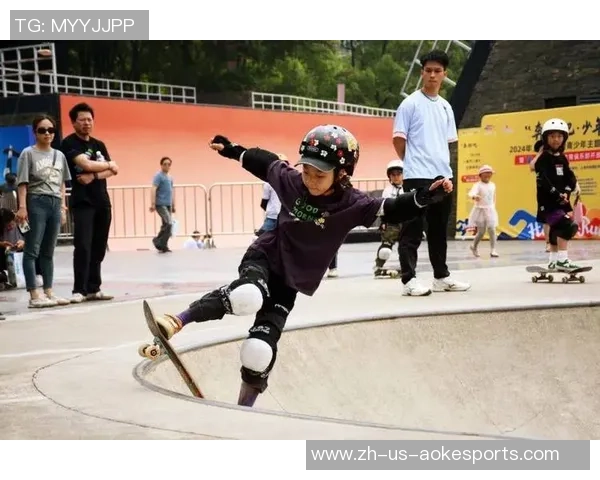 重庆极限运动队在滑板精英赛中以70分稳居积分榜首位